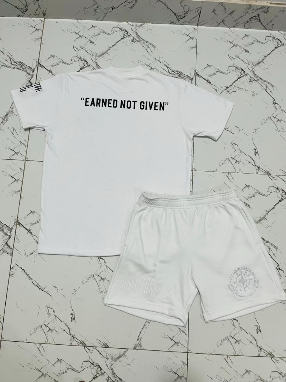 GNG ESSENTIAL SHORT SET PANDA WHITE