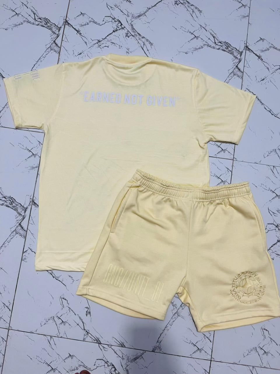 GNG ESSENTIAL SHORT SET SAND